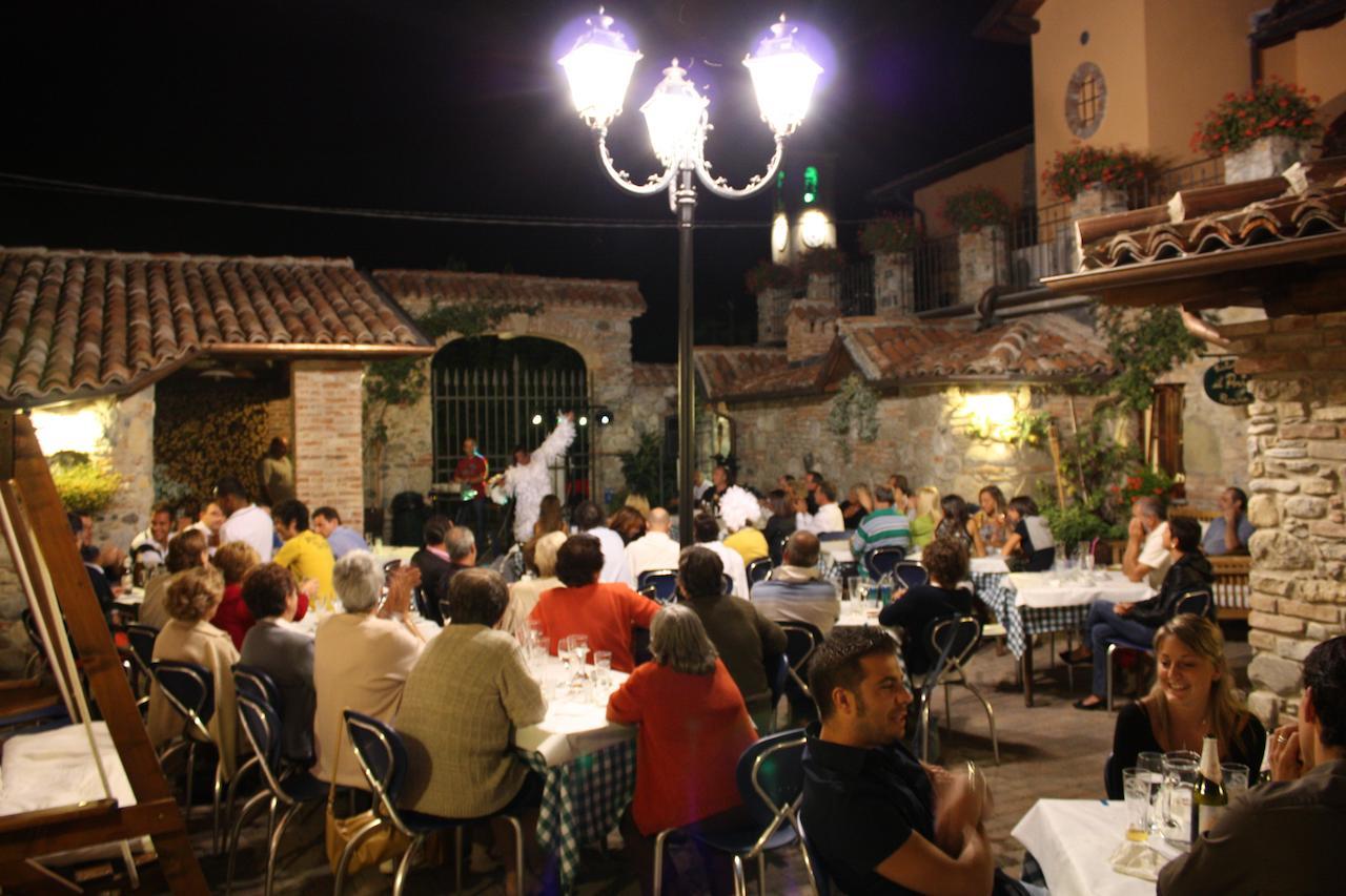 ホテル Il Portico Carrosio エクステリア 写真
