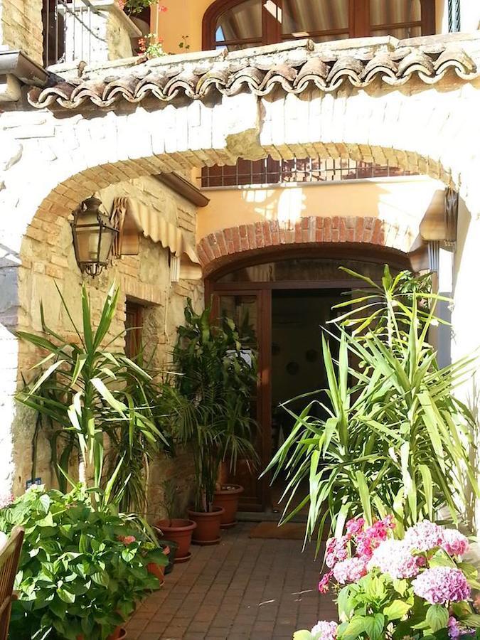 ホテル Il Portico Carrosio エクステリア 写真