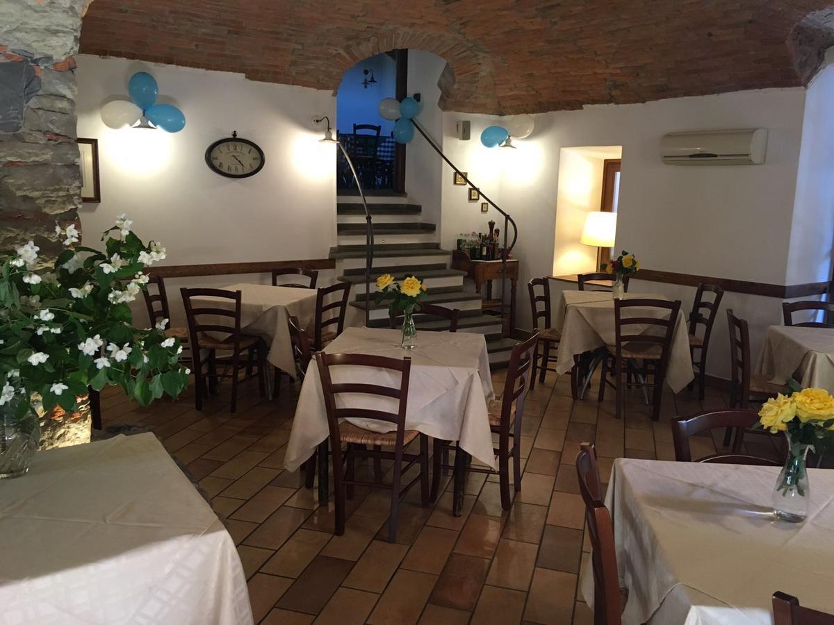 ホテル Il Portico Carrosio エクステリア 写真