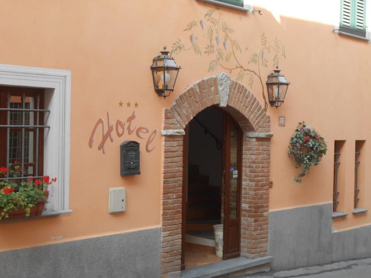 ホテル Il Portico Carrosio エクステリア 写真