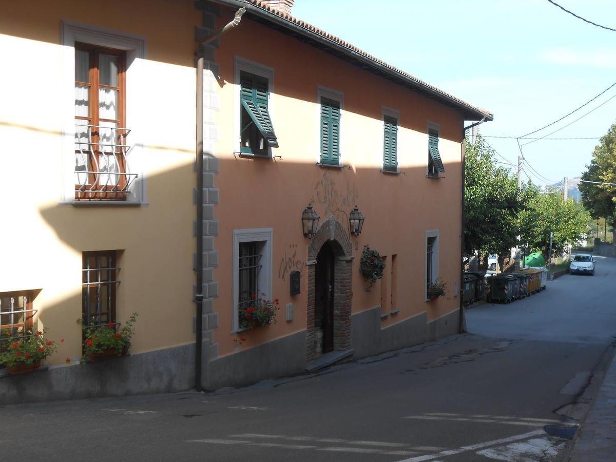 ホテル Il Portico Carrosio エクステリア 写真
